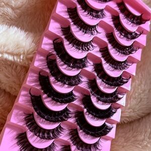 Voluminous Black False Eyelashes